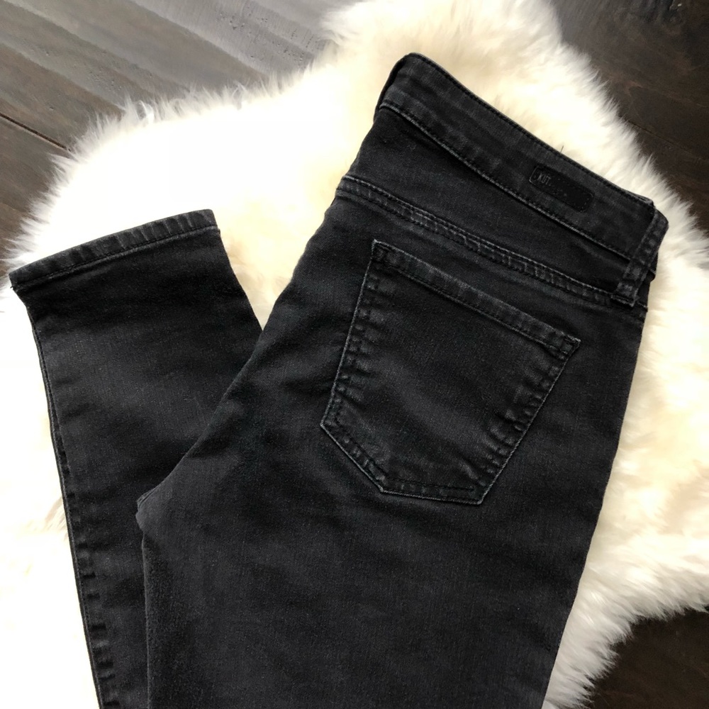 Kut from the Kloth black denim jeans EUC size 6